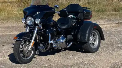 2013 Harley Davidson Tri Glide USA Model 39,606 miles 63,739 km very good condition new rear tires,...