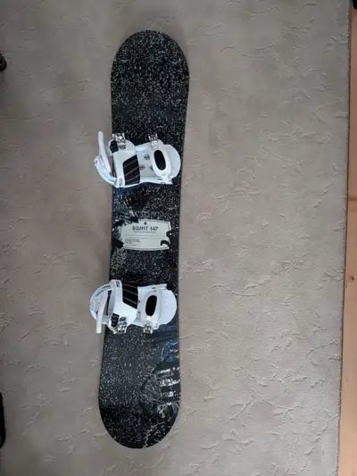 Burton Blunt Snowboard w Burton freestyle bindings, View more