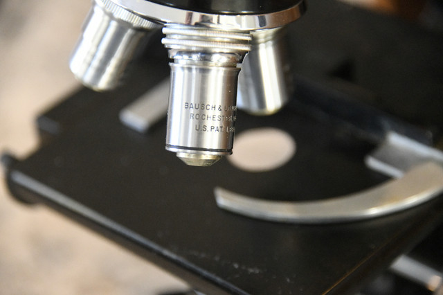 Bosch and Lomb US made vintage Lab Microscope in Other in Oshawa / Durham Region - Image 4