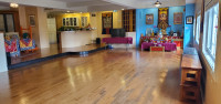 Rent our sunny, spacious studio space in the west island (hourly