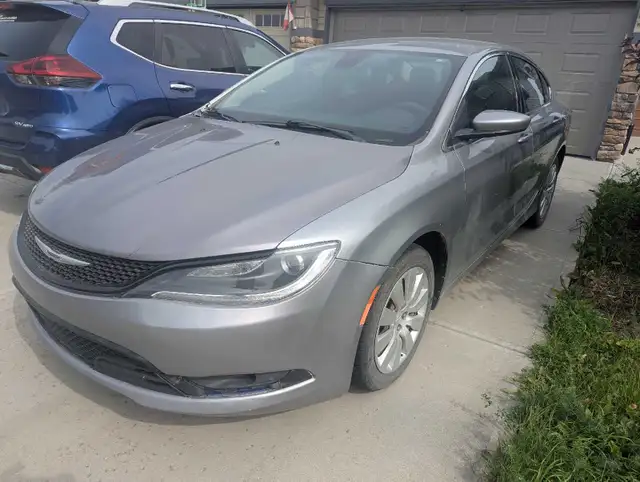 $6995 2017 Chrysler 200. 4 cylinder 2.4L, 117xxxkm.