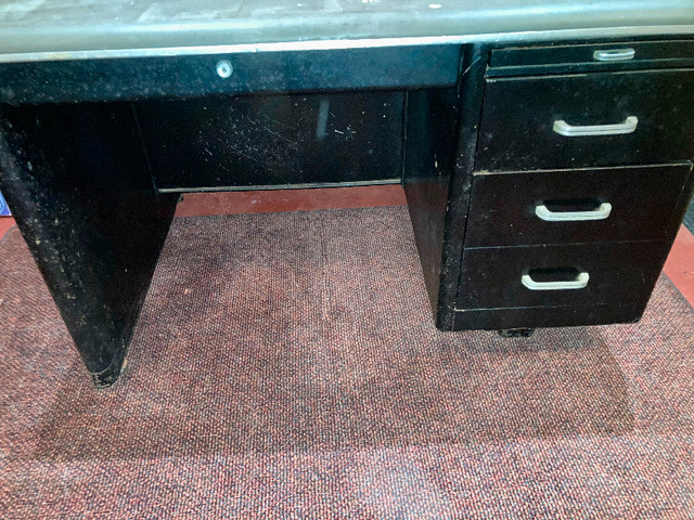 Vintage desk in Desks in Oshawa / Durham Region