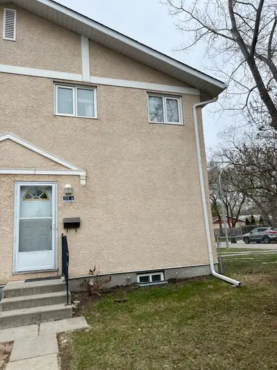 3 Bedrooms Townhouse
