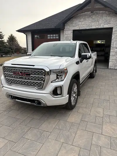 2021 Gmc 1500 Denali 1500 Duramax. 4x4. Loaded with all options mint condition. 143500 km. New winds...