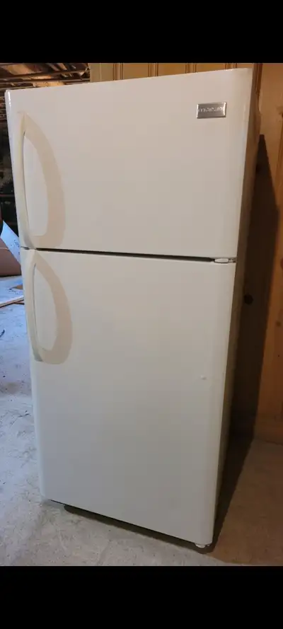 Frigidaire fridge great condition (30" x65"), View more