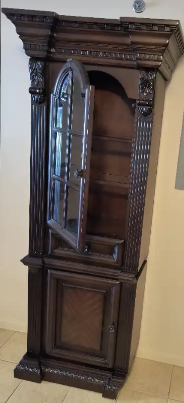 Living Room Credenza China Cabinet in Hutches & Display Cabinets in St. Catharines - Image 9