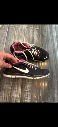 Women’s Nike 8.5 Shoes 