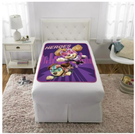 Paw Patrol "Fly With Skye" Silk Touch Throw in Home Décor & Accents in Mississauga / Peel Region - Image 2
