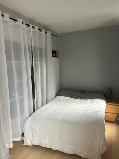 ENGLISH WILL FOLLOW CESSION DE BAIL – COLOCATION PLATEAU-MONT-ROYAL (Métro Sherbrooke) Disponible :...