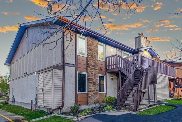 Spacious 2 Bed, 1 Bath Condo in St. Vital (River Park South)