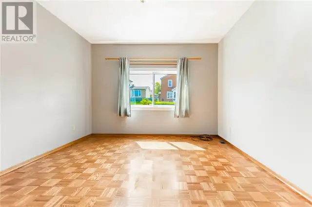 Beautifully renovated house-286 Eyre St, Sudbury in Long Term Rentals in Sudbury - Image 4