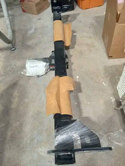 Class 3 hitch with 2" receiver. New, never installed. Fits 2022 to 2026 Hyundai Tucson and 2022 to 2...