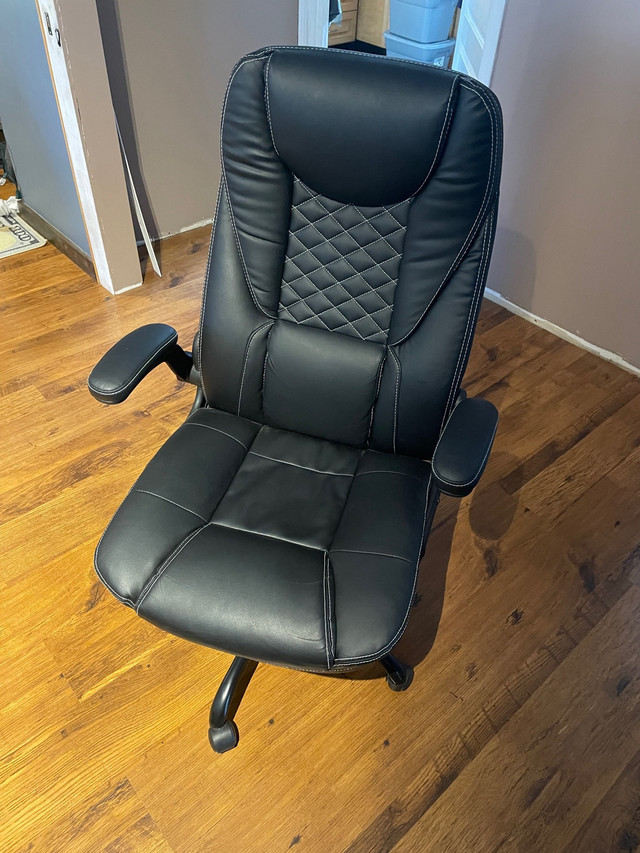 Comfy Office or Gaming Chair in Chairs & Recliners in St. Albert