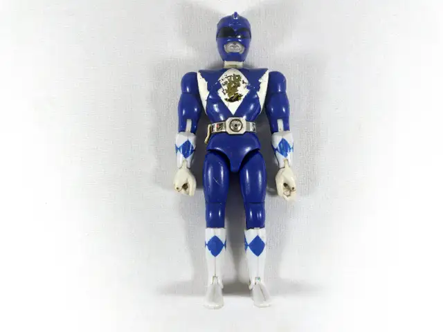Mighty Morphin Power Rangers Billy Blue Ranger 8" Action Figure in Arts & Collectibles in Moncton - Image 2