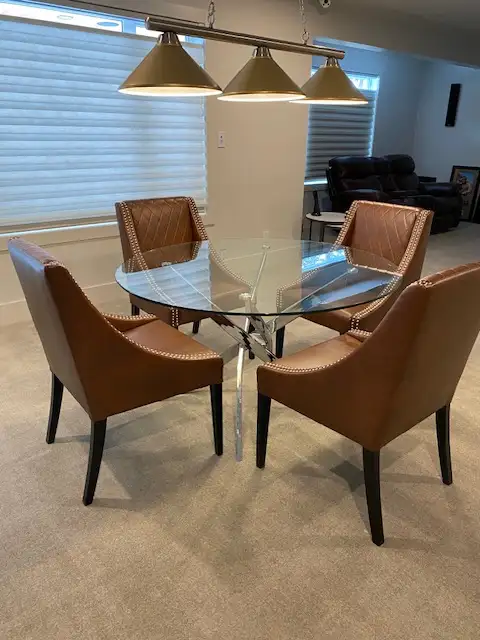 Table and Chairs628637344529931217
