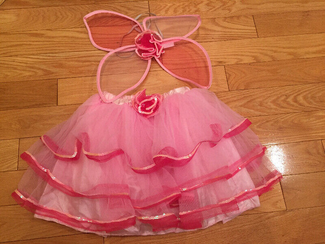 Fancy Flutter Skirt and Wings - Fairy - Size 5/6 in Other in City of Toronto