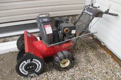 26 " DELUX DUAL STAGE 8 HP BRENTWOOD SNOW BLOWER, View more
