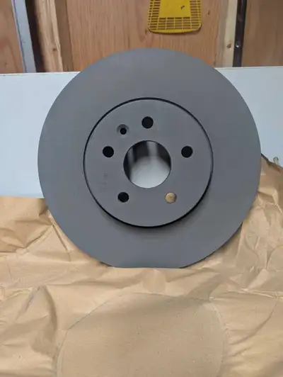 Set of 4 factory brake rotors for 13-22 encore and 15-22 Trax. front rotor part # 13502060 rear roto...