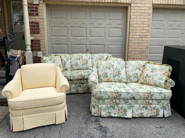 Sofa, Loveseat and Chair Set-discount given for quick pick up | Couches &  Futons | Guelph | Kijiji