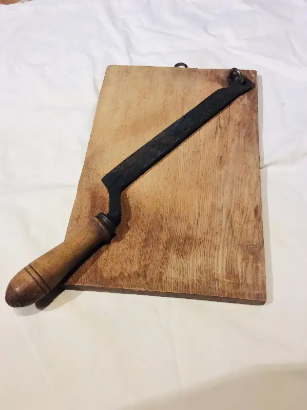 Hachoir antique de tabac. Antiquité. in Arts & Collectibles in Longueuil / South Shore - Image 5