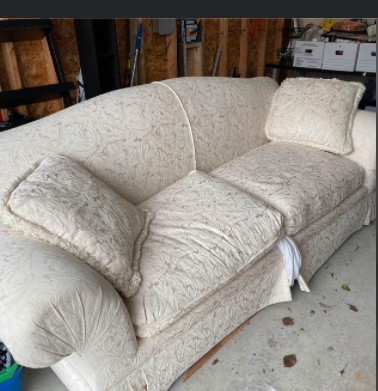 Pull out couch in Couches & Futons in Windsor Region