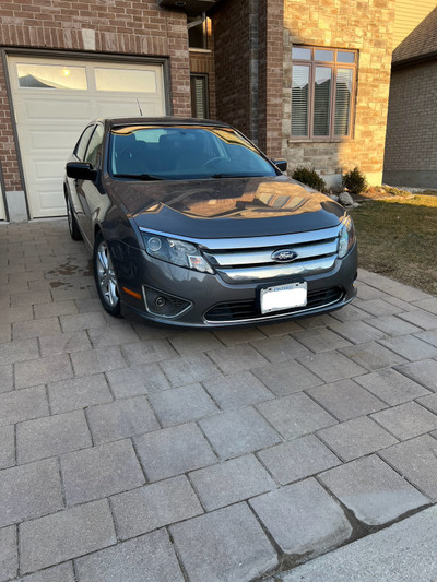 2012 Ford Fusion LOW KMS ONE OWNER