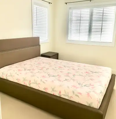 Location Chingacousy at Dusk Drive Ideal for two female students rent $1000 double occupancy Single...