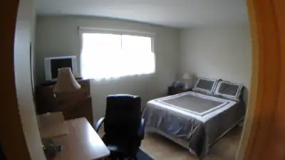 I * Chambre dans un Grand Cottage ,Système d'Air Filtré. Quartier Paisible Inclus Mobilier , Table d...