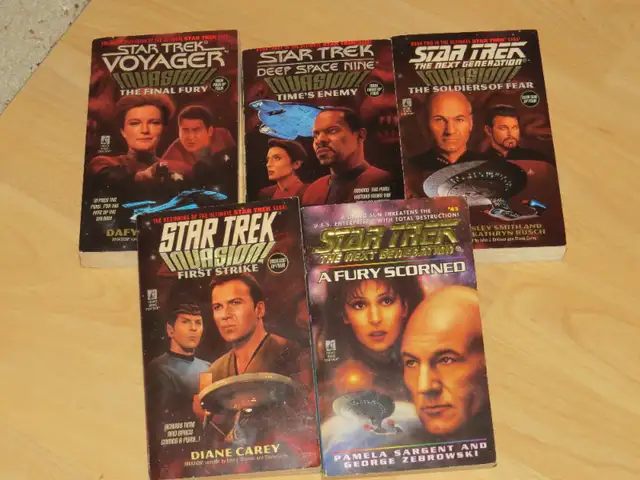 STAR TREK LOT 5 LIVRES ANGLAIS in Fiction in Longueuil / South Shore - Image 2