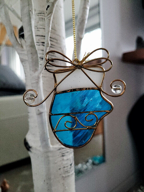 Stained Glass Blue Mitten Hanging Ornament (see other ads) in Other in City of Halifax