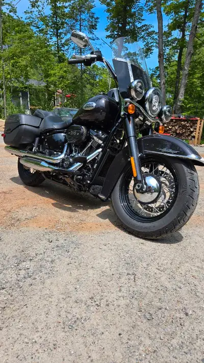 Excellent condition. Barley used. Stock.