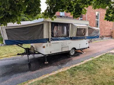 2007 FLEETWOOD Hard Top Tent Trailer $4500 Family vacationing just got easier! This 2007 Fleetwood S...