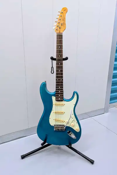 Jay Turser Vintage Series Strat-Style Electric Guitar – Teal, View more