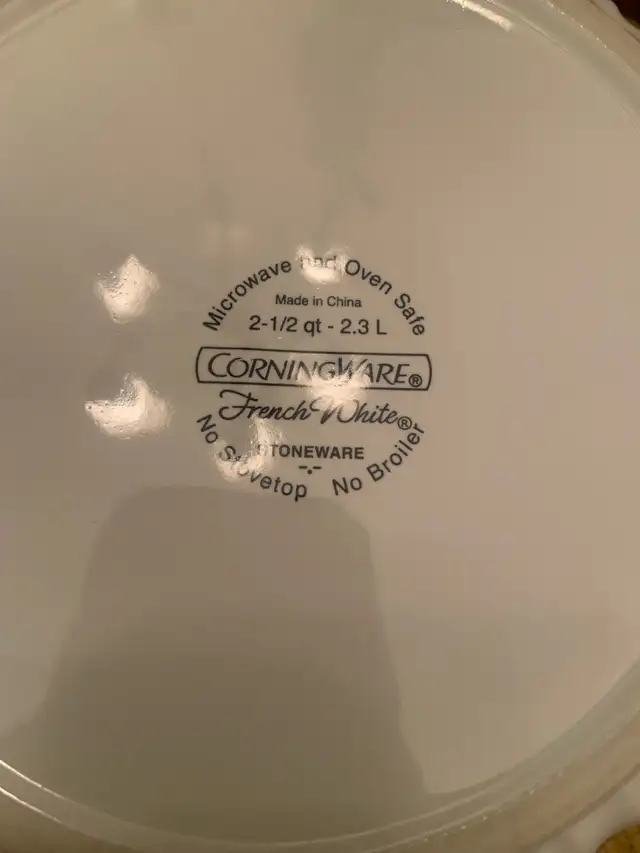 RARE FIND  1990’S ‘ CORNINGWARE FRENCH WHITE STONEWARE  in Kitchen & Dining Wares in Mississauga / Peel Region - Image 8