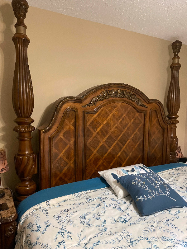 Three piece Ashley bedroom suite in Beds & Mattresses in Kelowna - Image 2