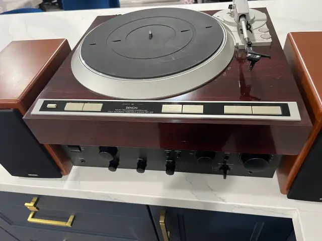 Vintage Denon DP-37F direct drive fully automatic turntable  in Stereo Systems & Home Theatre in Mississauga / Peel Region - Image 3