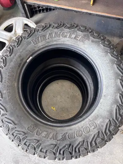 3x Used Goodyear Wrangler Territory LT275/65R18 2@9/32 1@13/32 Date of Manufacture 4223 Only 3 tires