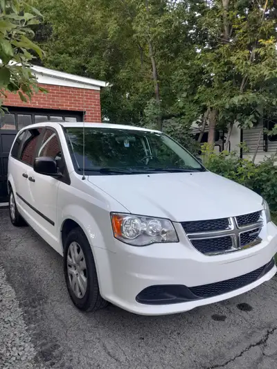 Dodge Grand Caravan 7 passagers propre et en bonne condition. La suspension et les freins sont fait,...