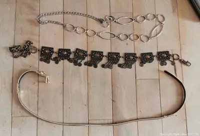 3 Costume ladies belts