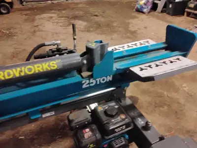Yardworks 25-Ton log splitter, It is designed for heavy-duty log splitting with the following featur...