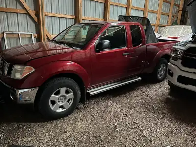 2006 Nissan Frontier RWD 268000 km. 4L V6 6 speed manual Ext cab