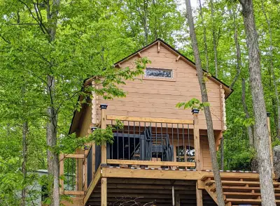 A short 5 min boat ride from the dock will have you arrive at the off the grid bunkie. Enjoy fishing...