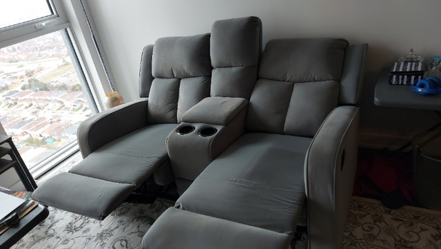 Recliner sofa and loveseat in Couches & Futons in Mississauga / Peel Region - Image 2