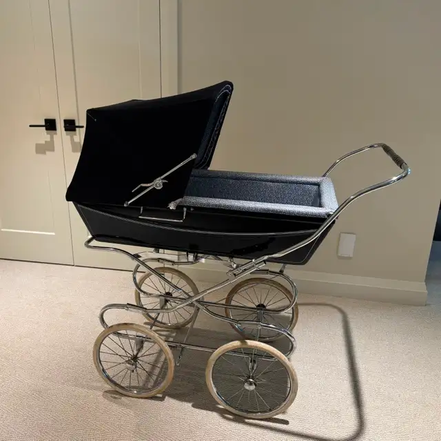 Luxurious Silver Cross Carriage65718019593602120