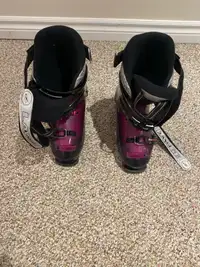 Girl’s ski boots size 24.5