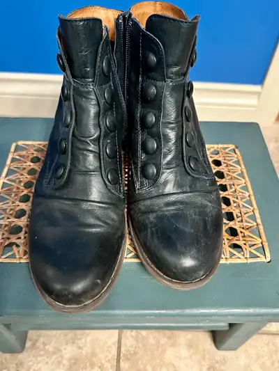 Women’s Boots, View more