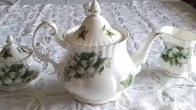 FINE BONE CHINA LARGE TEAPOT, - MILK PITCHER AND SUGAR BOWL WITH LID AND HANDLES - TRILLIUM PATTERN...
