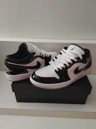 Nike Air Jordan 1 Low, View more