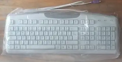 Clavier d’ordinateur / Computer keyboard, View more