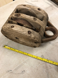 LARGE ANTIQUE WOOD BARN / SHIP DOUBLE PULLEY #V0464